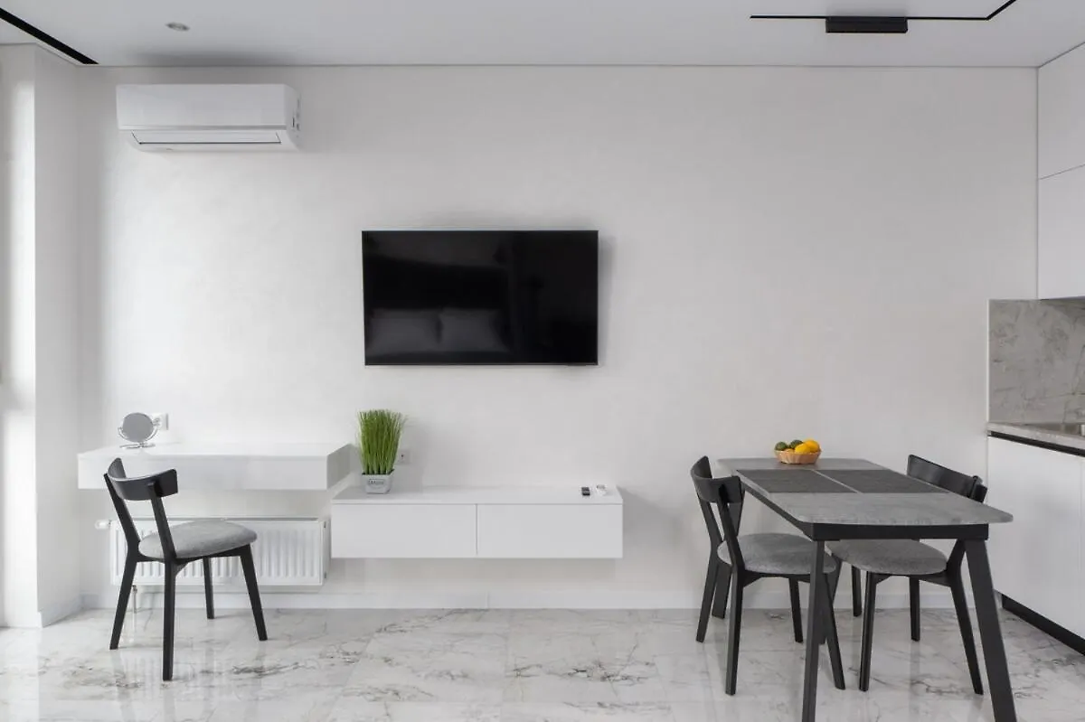 Skyview Luxe Apartment On Sholudenka Street 基輔